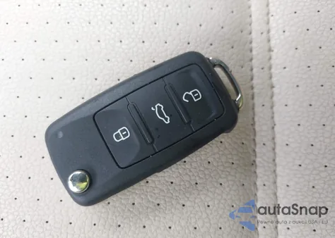 2014 Volkswagen Jetta 1.8T Se z USA, uszkodzony, nr VIN 3VWD17AJ4EM319286